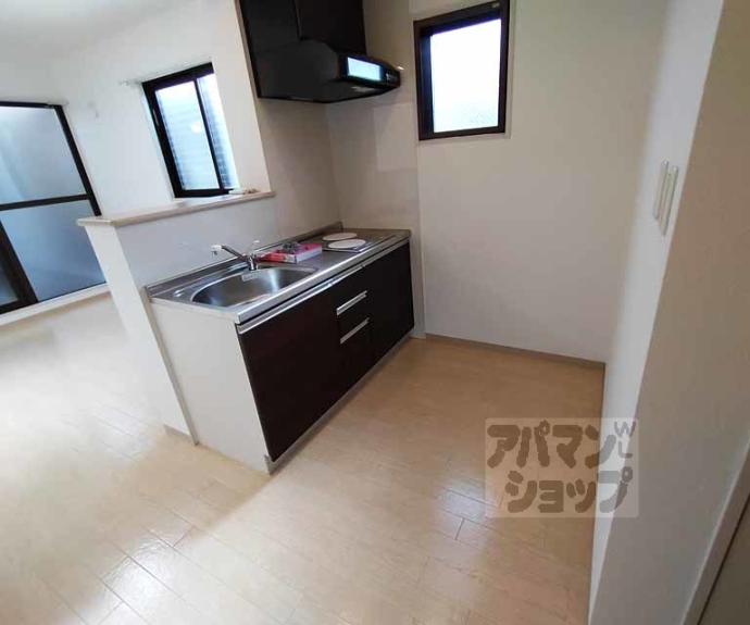 【ネオガーランド御所南】間取