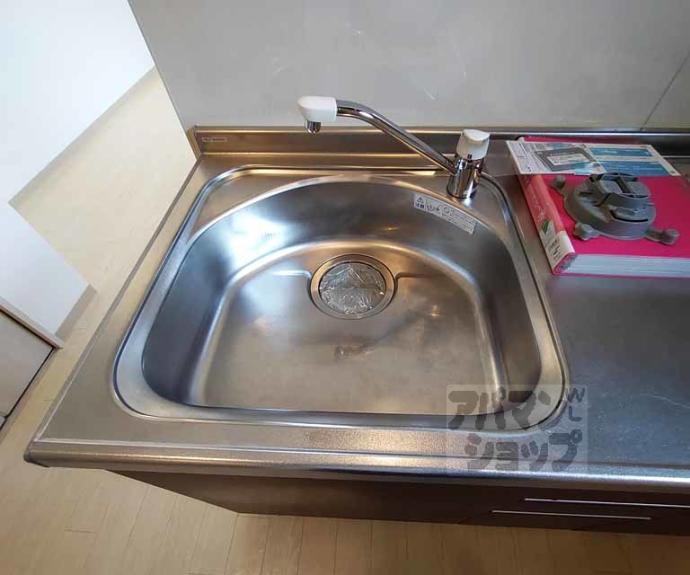 【ネオガーランド御所南】間取