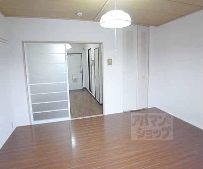 【ビラージュ深草】間取