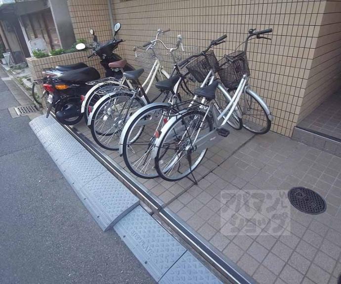 【サンアヴェニュー墨染】間取