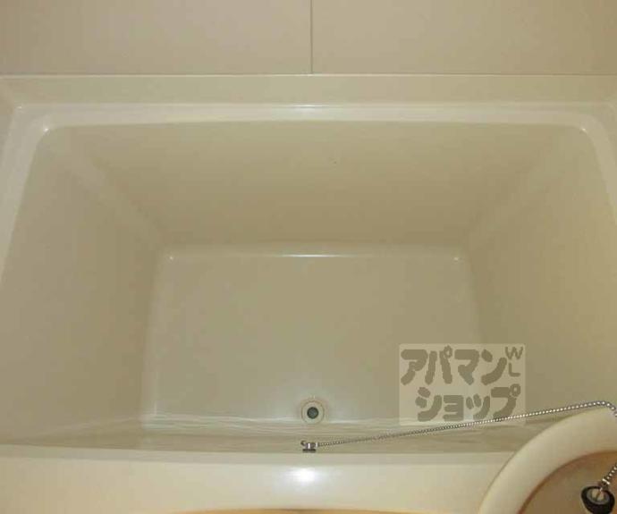 【ヴィラＩＳＨＩＫＡＷＡ】間取