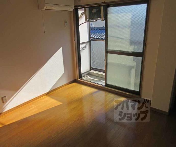 【ヴィラＩＳＨＩＫＡＷＡ】間取