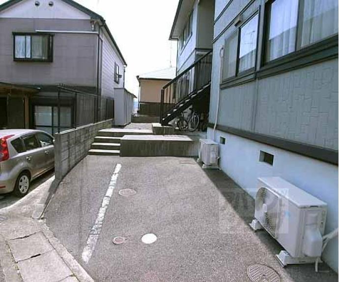 【六地蔵ハイツ】