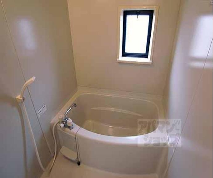 【六地蔵ハイツ】