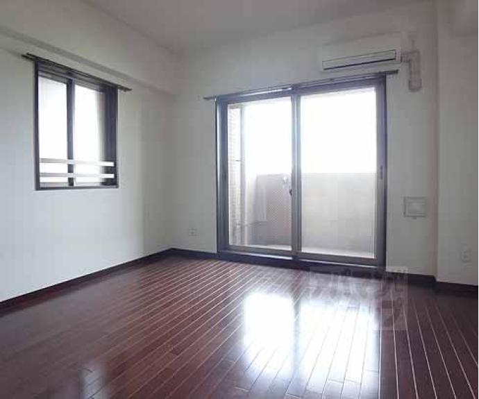 【ライジングコート京都西院フロンティア】間取