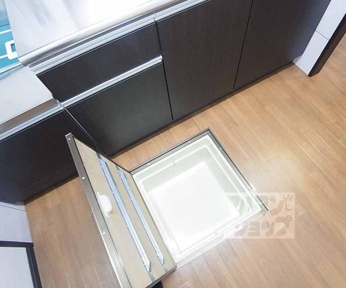 【ノーベルＹＵＩ　２】間取