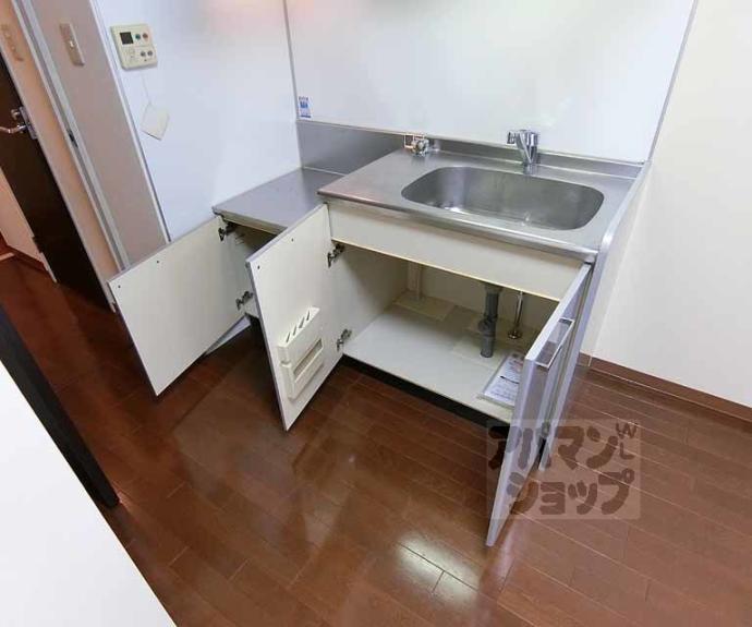 【西京極南大入町マンション】間取