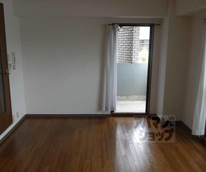 【エリーフラッツ上桂】間取