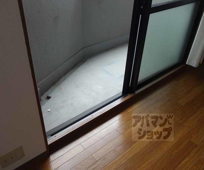 【エリーフラッツ上桂】間取