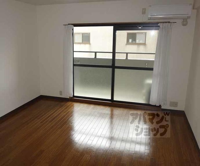 【エリーフラッツ上桂】間取