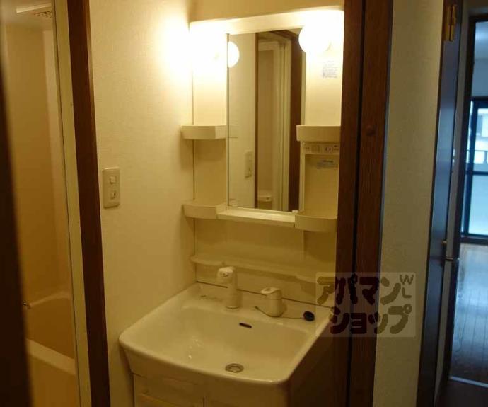 【エリーフラッツ上桂】間取