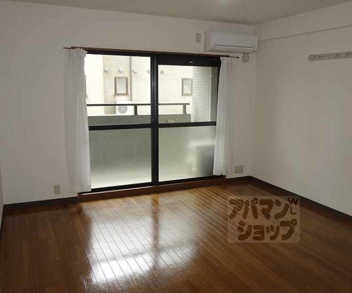 【エリーフラッツ上桂】間取