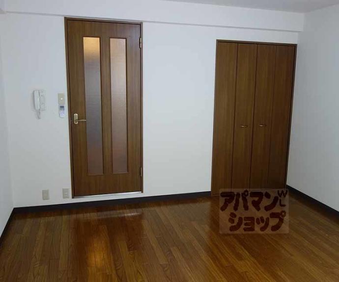 【エリーフラッツ上桂】間取