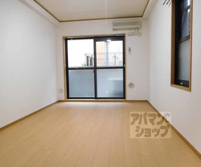 【メゾン・ドゥ・ブーシェ衣笠】間取