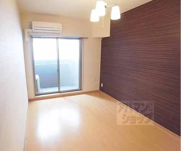 【クレストコート二条城北】間取