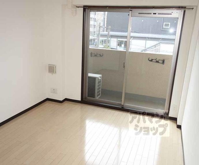 【アクロス京都七条鴨川御苑】間取