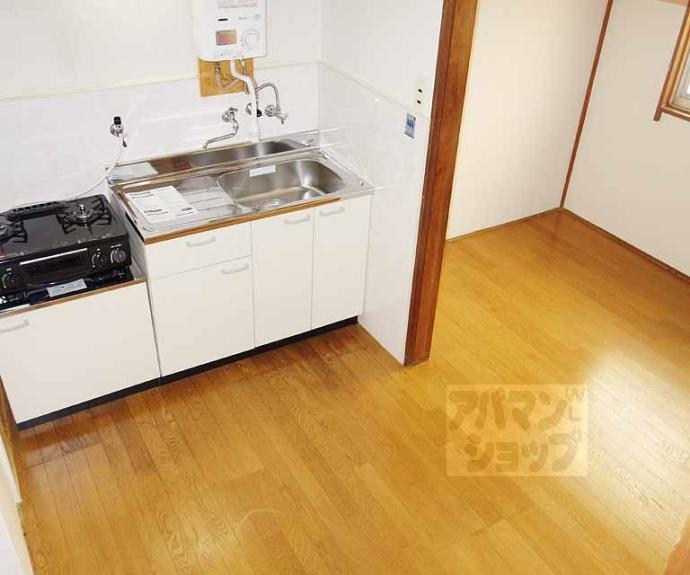 【上鳥羽南中ノ坪町貸家】間取