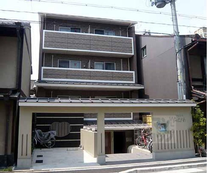 【アミティエ六条】間取