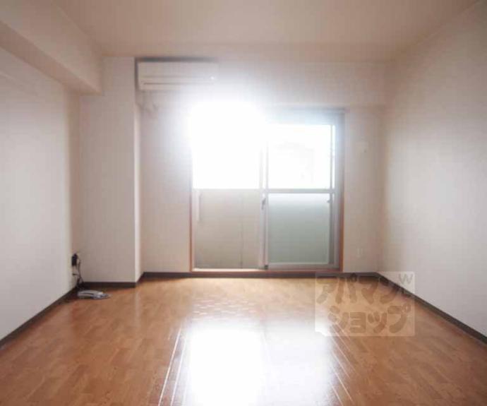 【アミティエ六条】間取