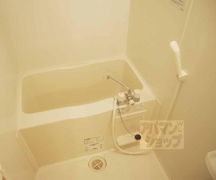 【アミティエ六条】間取