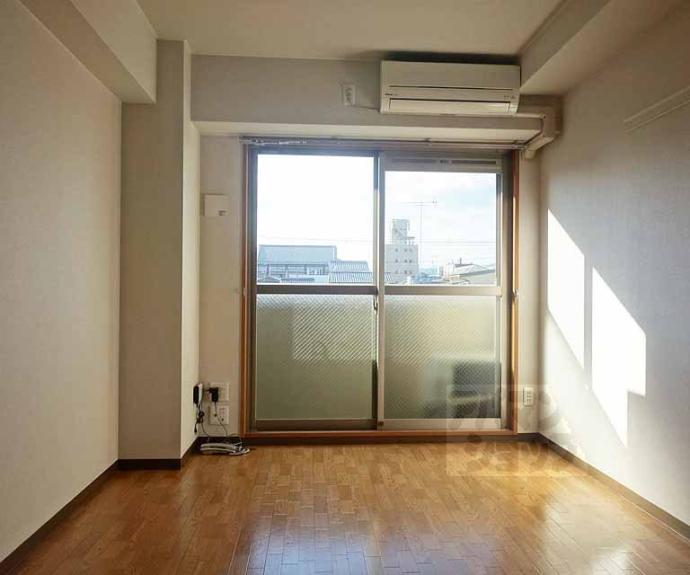 【アミティエ六条】間取