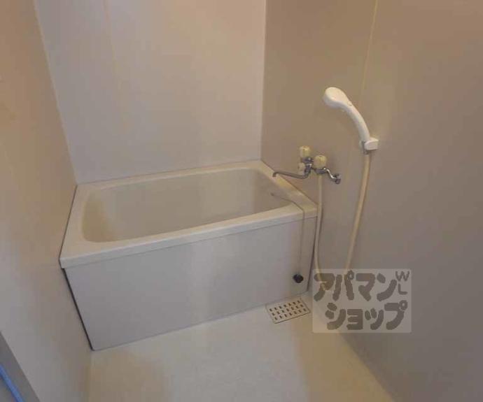 【ロイヤルハイツ秀】間取