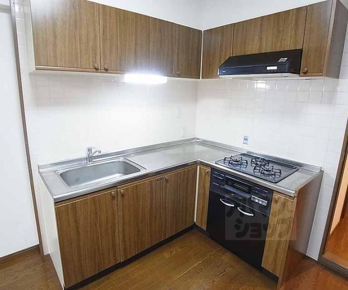 【ヴィーヴル長岡京】間取