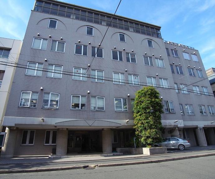 【聚楽廻中町住宅】