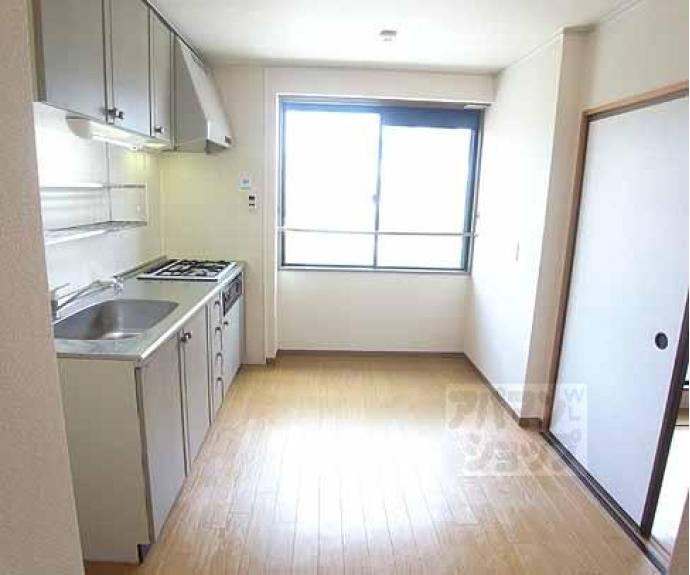 【モンターニュ嵯峨】間取