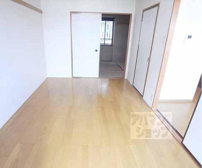 【モンターニュ嵯峨】間取