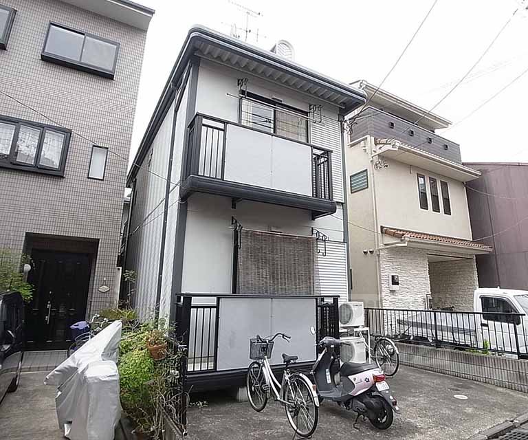 どんぐりハウス