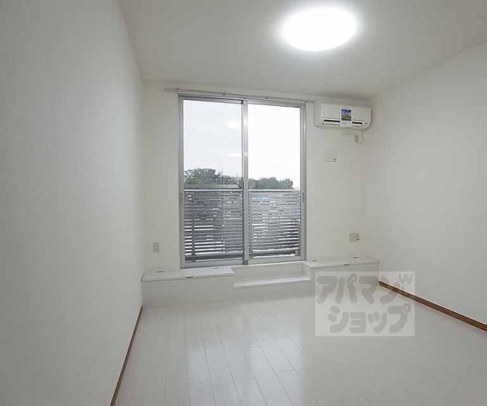 【ホワイトハイムＫＡＧＡＭＩＩＳＨＩ】間取