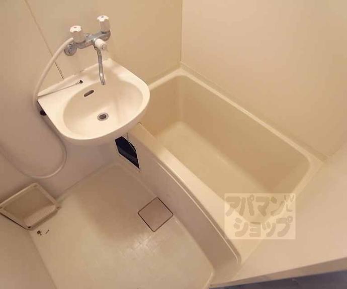 【ルシェール西院】間取