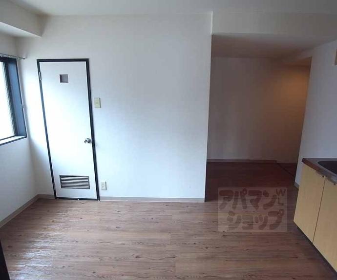 【ルシェール西院】間取