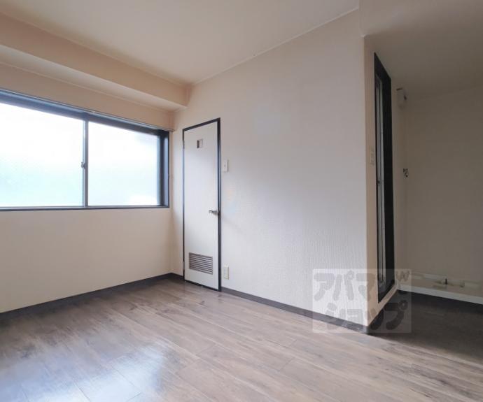 【ルシェール西院】間取