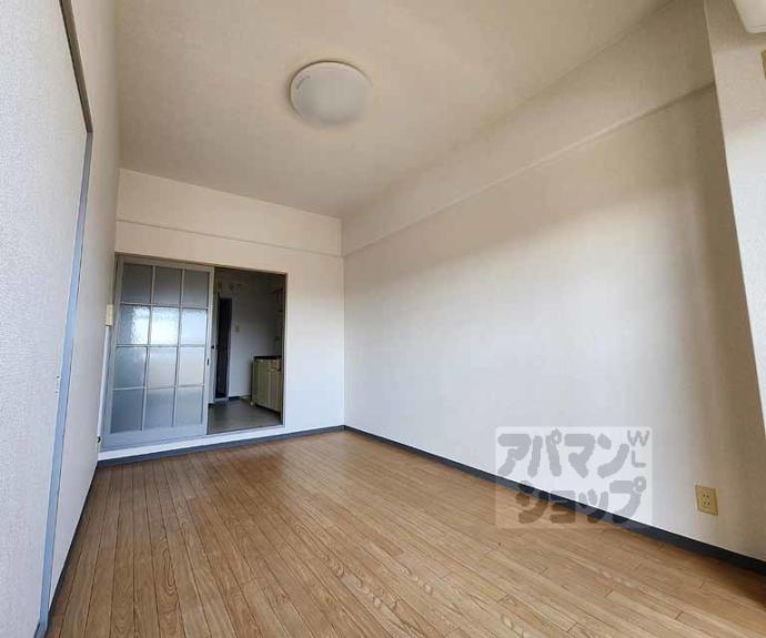 【ＲＥＤ　ＭＯＡ】