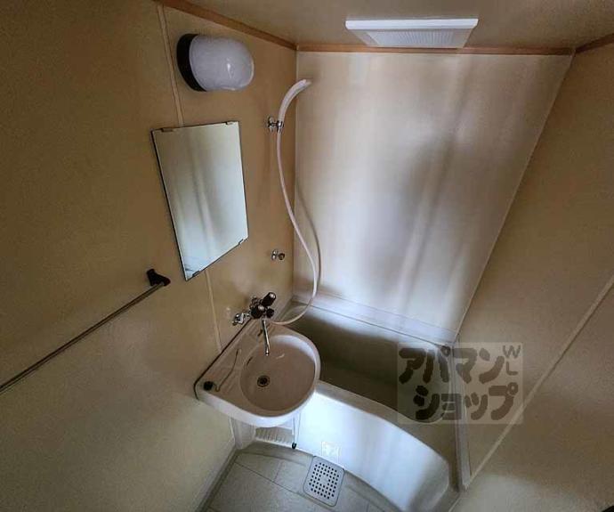 【ＲＥＤ　ＭＯＡ】