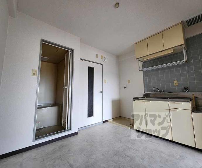 【ＲＥＤ　ＭＯＡ】