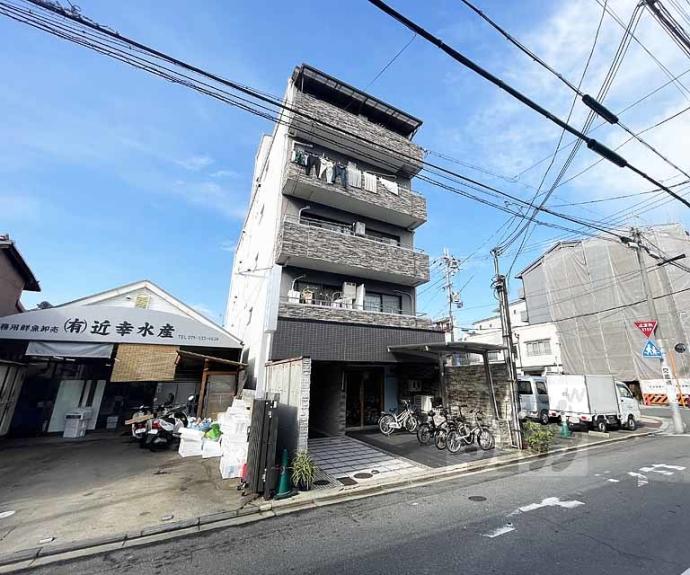 【メイゾン六波羅】間取