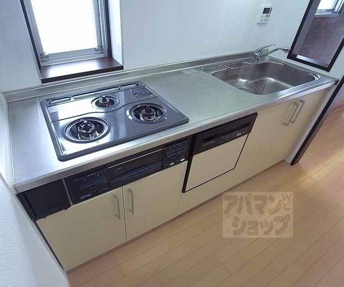 【メイゾン六波羅】間取