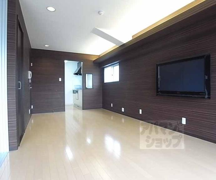 【メイゾン六波羅】間取