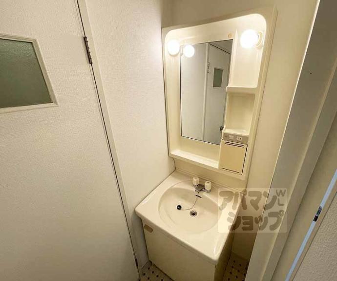 【メイゾン六波羅】間取