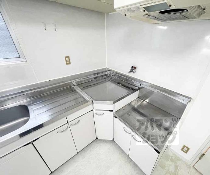 【メイゾン六波羅】間取