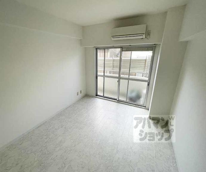 【メイゾン六波羅】間取