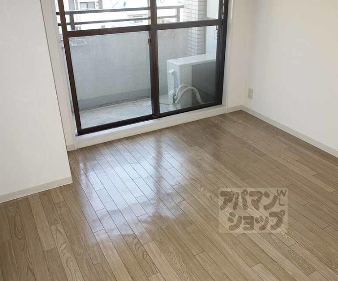 【四条大宮シャトー朝日】間取