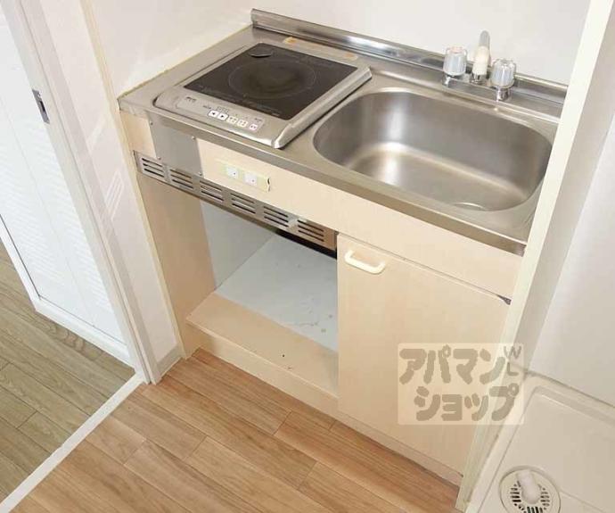 【四条大宮シャトー朝日】間取