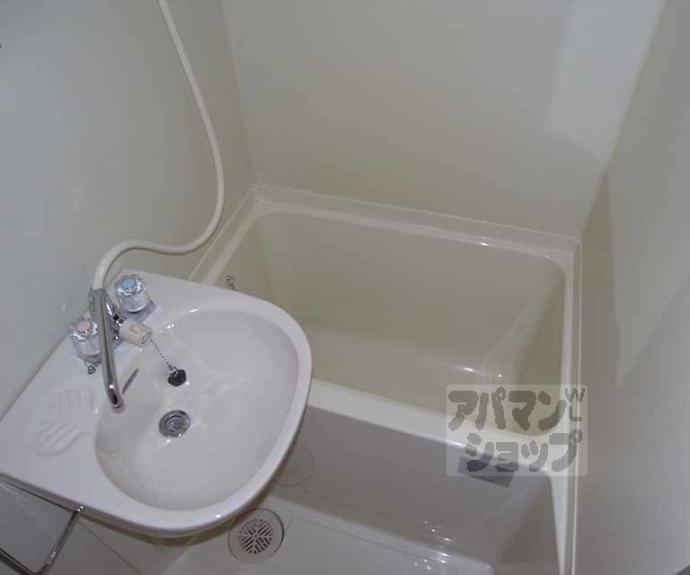 【セシール太秦】間取