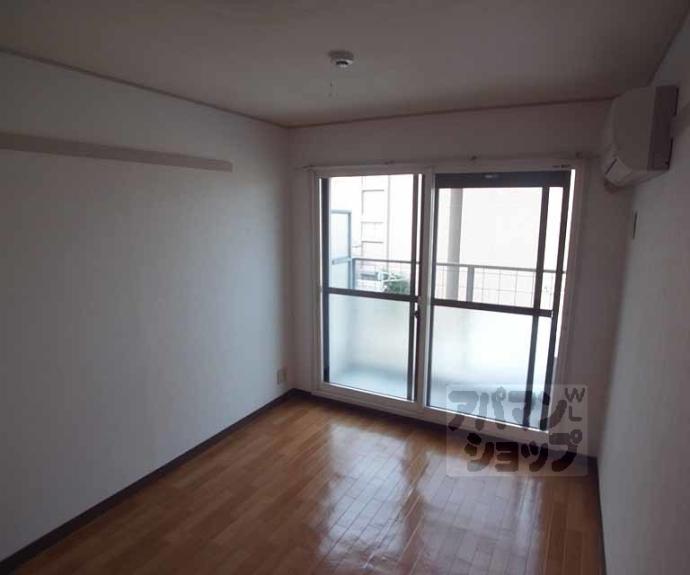 【セシール太秦】間取