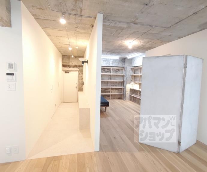 【ロイヤルコート嵯峨】間取