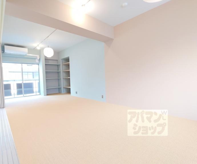 【ロイヤルコート嵯峨】間取